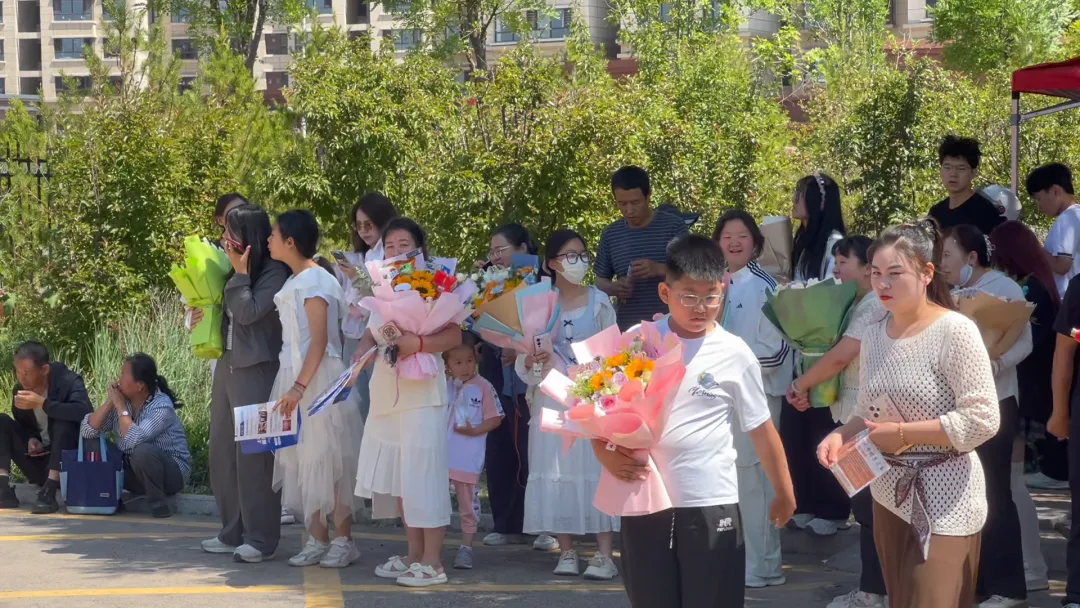 中考圆满收官!静乐少年,前路自有繁花!-第3张图片-四季读书网