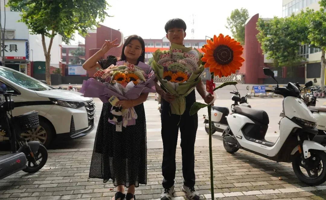 护航中考,“警”色相随!-第26张图片-四季读书网 护航中考,“警”色相随!-第26张图片-四季读书网