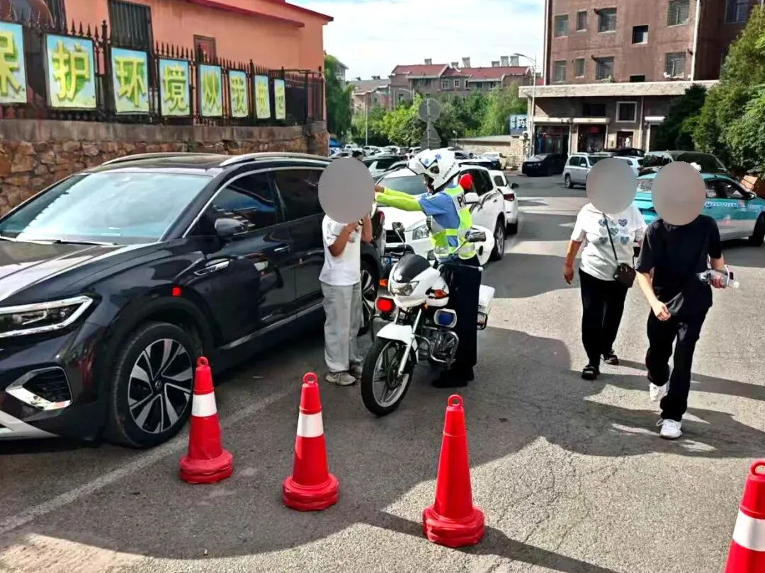 中考落幕,守护有声 瓦房店公安圆满完成2026年中考护航任务-第7张图片-四季读书网 中考落幕,守护有声 瓦房店公安圆满完成2026年中考护航任务-第7张图片-四季读书网