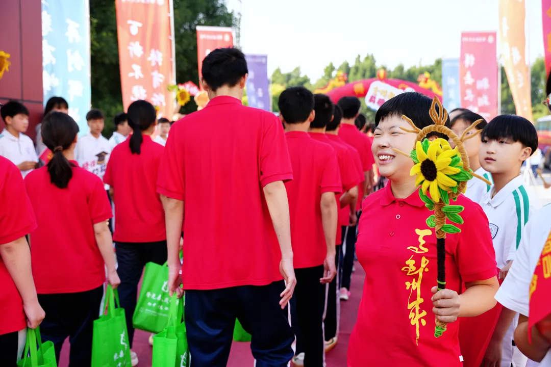 中考收官,勇者凯旋:带着满腔热血,奔赴下一场山海-第11张图片-四季读书网