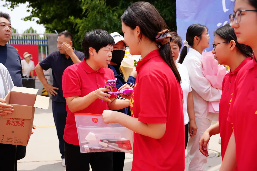 中考收官,勇者凯旋:带着满腔热血,奔赴下一场山海-第29张图片-四季读书网