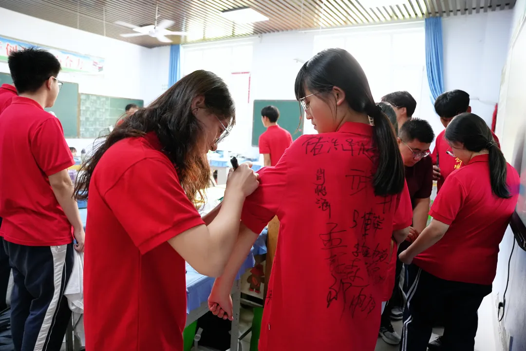 中考收官,勇者凯旋:带着满腔热血,奔赴下一场山海-第38张图片-四季读书网
