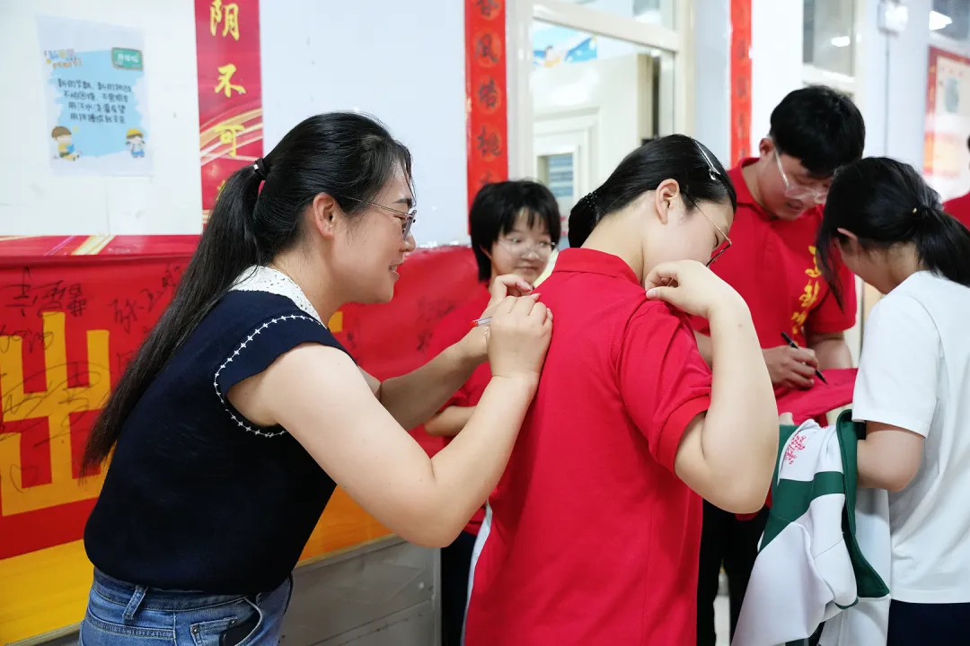 中考收官,勇者凯旋:带着满腔热血,奔赴下一场山海-第39张图片-四季读书网