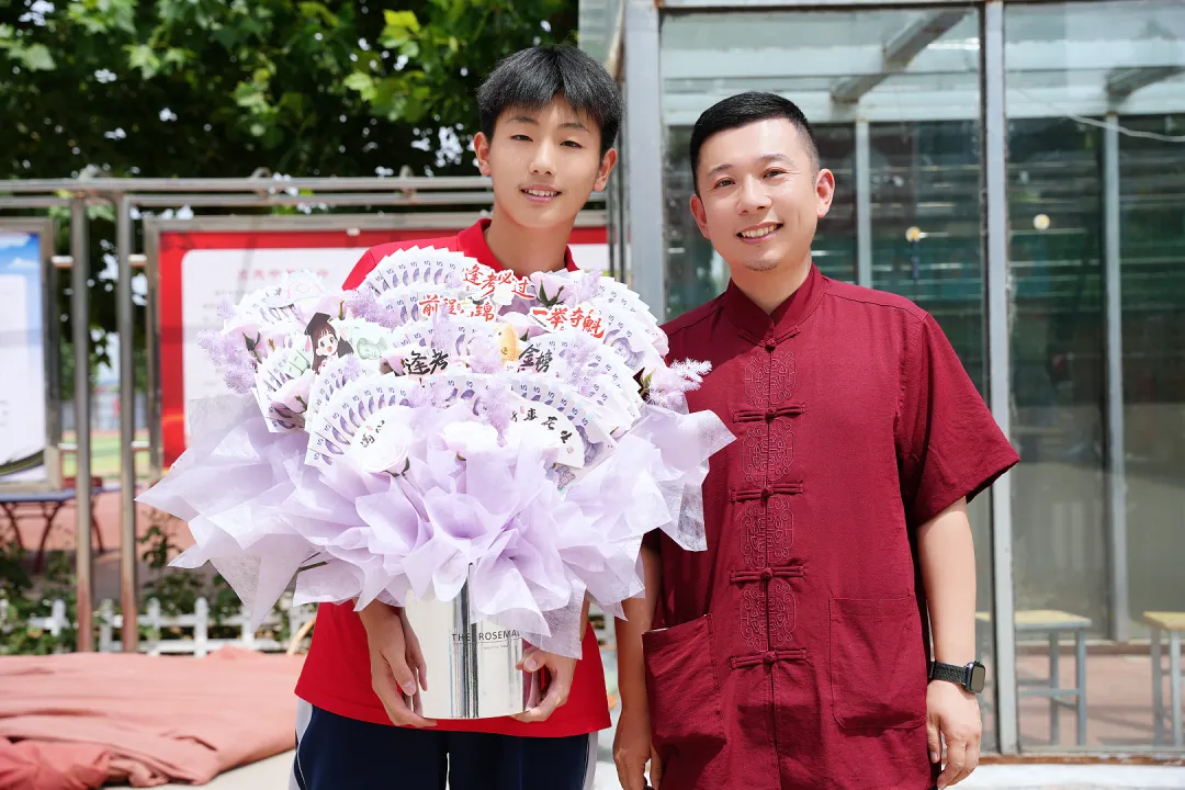 中考收官,勇者凯旋:带着满腔热血,奔赴下一场山海-第47张图片-四季读书网