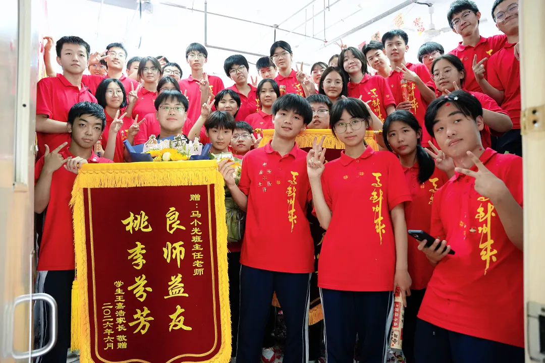 中考收官,勇者凯旋:带着满腔热血,奔赴下一场山海-第65张图片-四季读书网