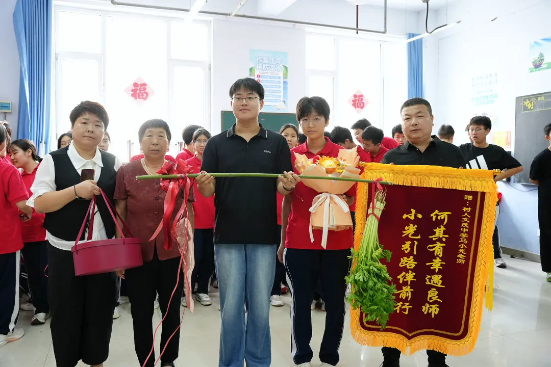 中考收官,勇者凯旋:带着满腔热血,奔赴下一场山海-第68张图片-四季读书网