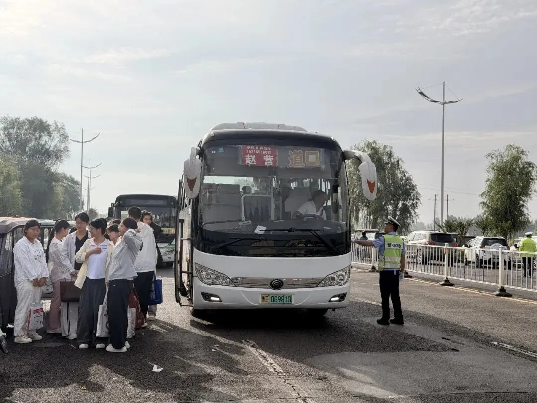 中考,守护依旧!!-第22张图片-四季读书网 中考,守护依旧!!-第22张图片-四季读书网
