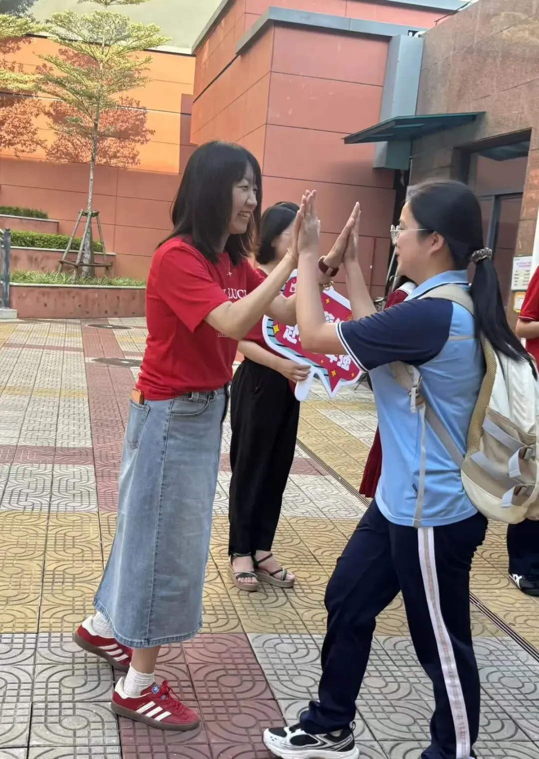 中考收官|这些被爱包围的「柏样」瞬间,都成了最美的风景-第4张图片-四季读书网 中考收官|这些被爱包围的「柏样」瞬间,都成了最美的风景-第4张图片-四季读书网