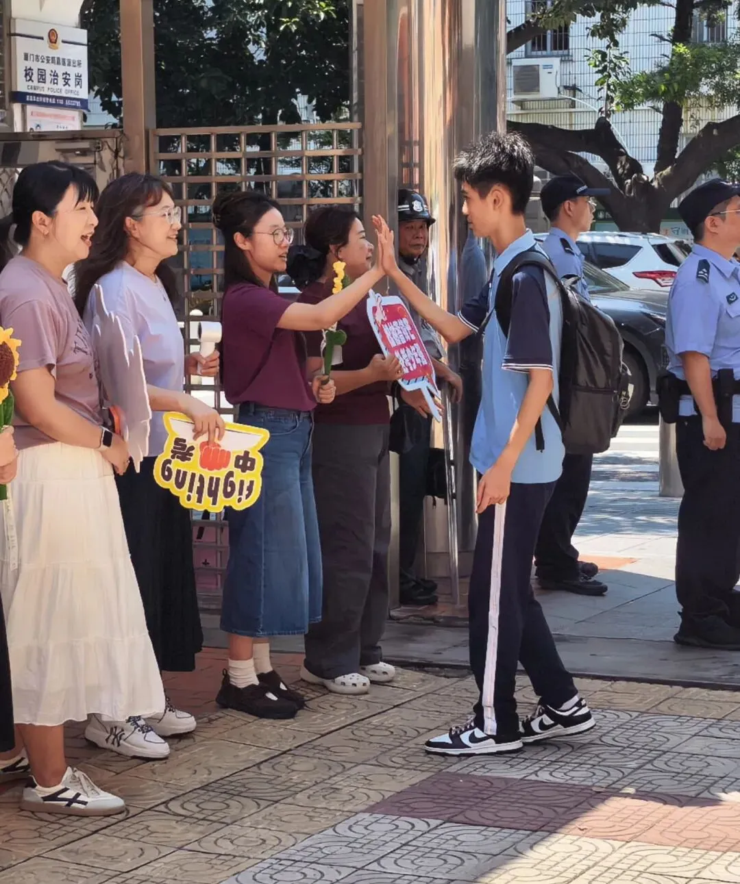 中考收官|这些被爱包围的「柏样」瞬间,都成了最美的风景-第9张图片-四季读书网 中考收官|这些被爱包围的「柏样」瞬间,都成了最美的风景-第9张图片-四季读书网