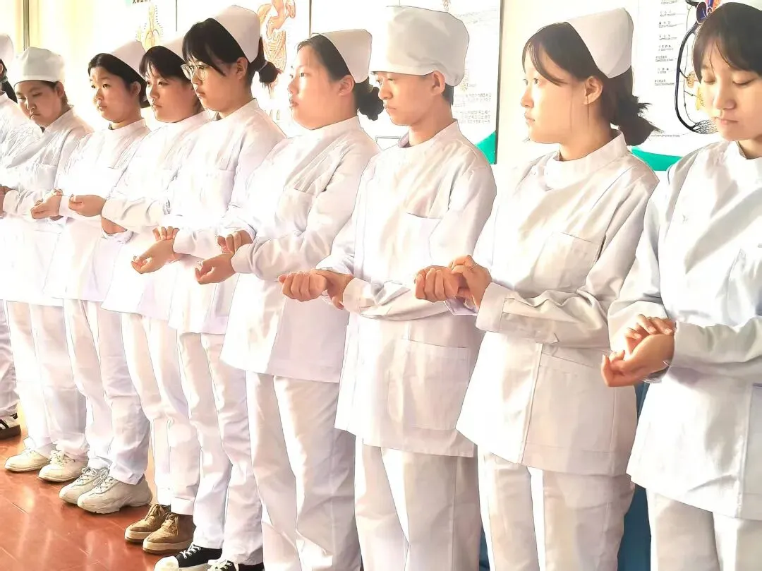 中考结束了!卷不动不硬卷!大连这所学校带你逆袭上大学!-第19张图片-四季读书网 中考结束了!卷不动不硬卷!大连这所学校带你逆袭上大学!-第19张图片-四季读书网