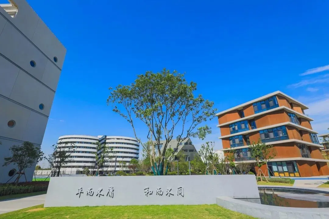 中考落幕,少年赴新程——中考毕业季随笔-第8张图片-四季读书网 中考落幕,少年赴新程——中考毕业季随笔-第8张图片-四季读书网