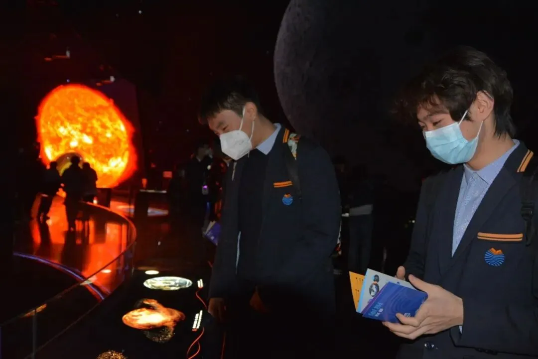 中考择校不迷茫!三大升学路径 + 高额奖学金,临港耀华6.27开放日来袭-第32张图片-四季读书网 中考择校不迷茫!三大升学路径 + 高额奖学金,临港耀华6.27开放日来袭-第32张图片-四季读书网