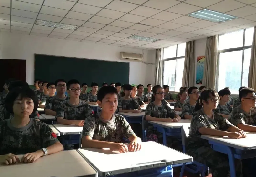 【中考】西安市第八十五中学2026年“国防人才预备班”招生简章-第7张图片-四季读书网 【中考】西安市第八十五中学2026年“国防人才预备班”招生简章-第7张图片-四季读书网