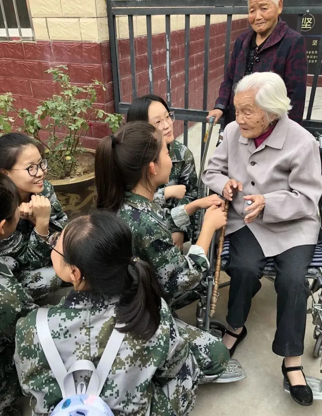 【中考】西安市第八十五中学2026年“国防人才预备班”招生简章-第19张图片-四季读书网 【中考】西安市第八十五中学2026年“国防人才预备班”招生简章-第19张图片-四季读书网