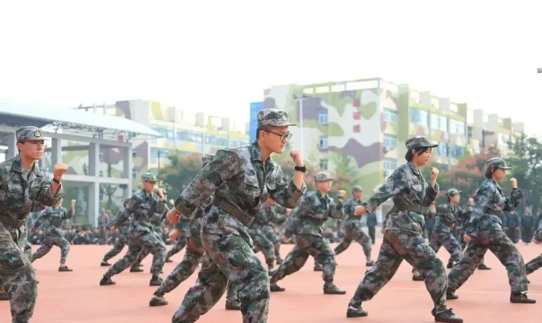 【中考】西安市第八十五中学2026年“国防人才预备班”招生简章-第21张图片-四季读书网 【中考】西安市第八十五中学2026年“国防人才预备班”招生简章-第21张图片-四季读书网