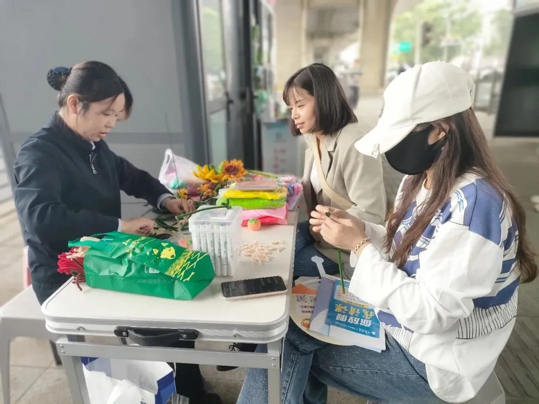 志愿服务丨BRT站台:暖心护航中考 赋能青春逐梦-第4张图片-四季读书网