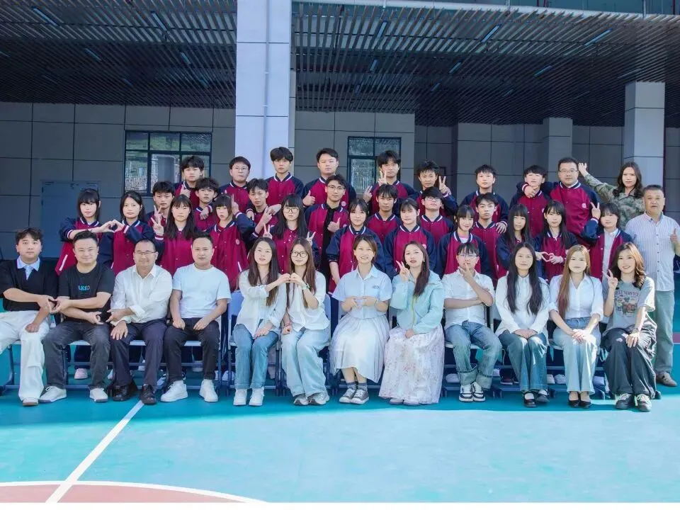 落笔生花,盛夏收官|为华学子中考逐梦之旅圆满落幕!-第32张图片-四季读书网 落笔生花,盛夏收官|为华学子中考逐梦之旅圆满落幕!-第32张图片-四季读书网