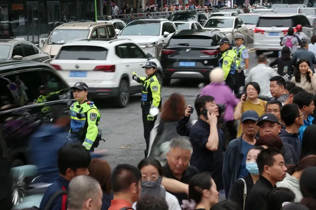 蝉鸣盛夏 藏蓝护航 —— 河南警方守护中考逐梦路-第9张图片-四季读书网