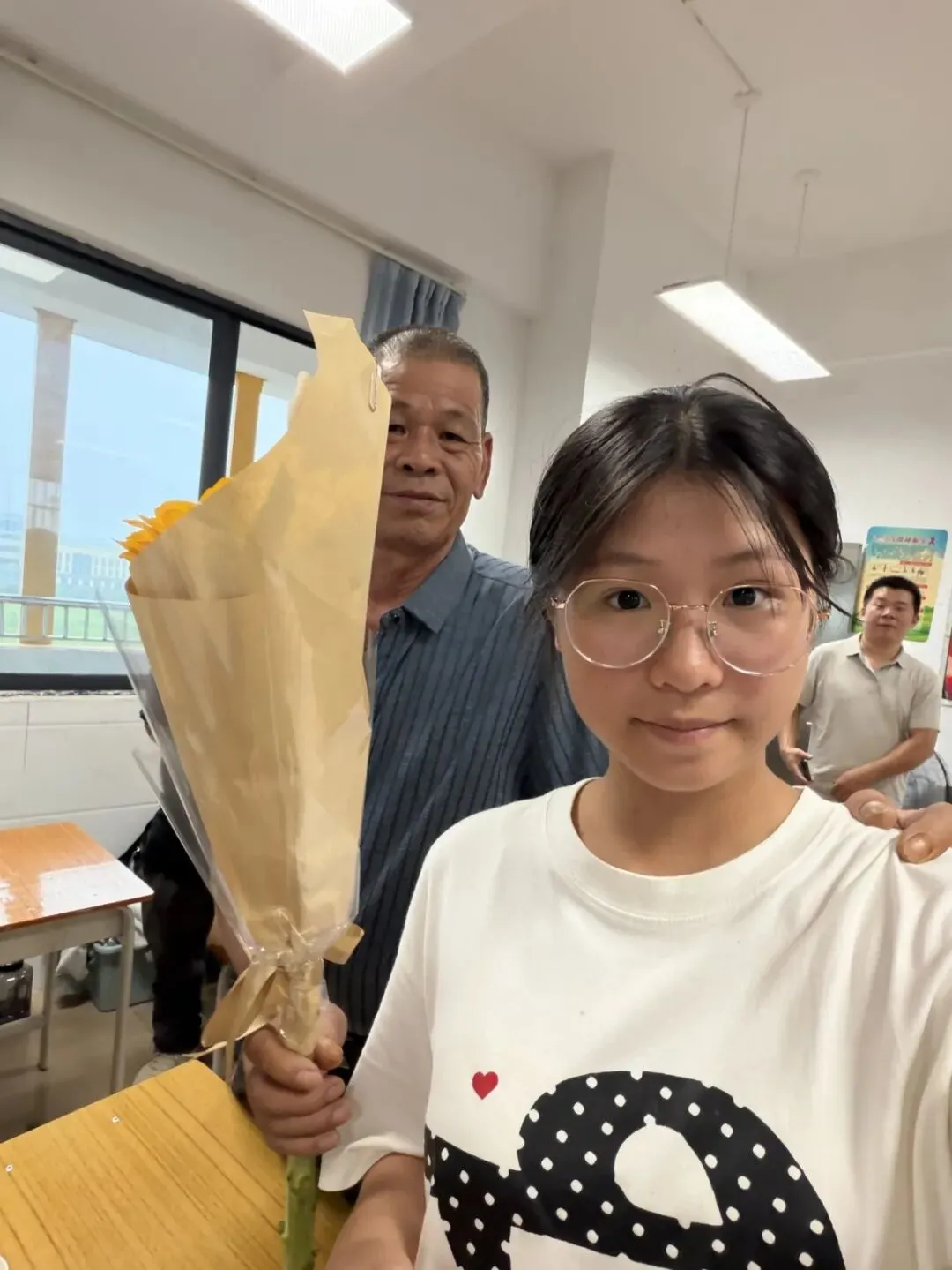 温情送福迎端午 家校同心战中考|八步第一初级中学开展“我为孩子送祝福”主题家长会-第10张图片-四季读书网