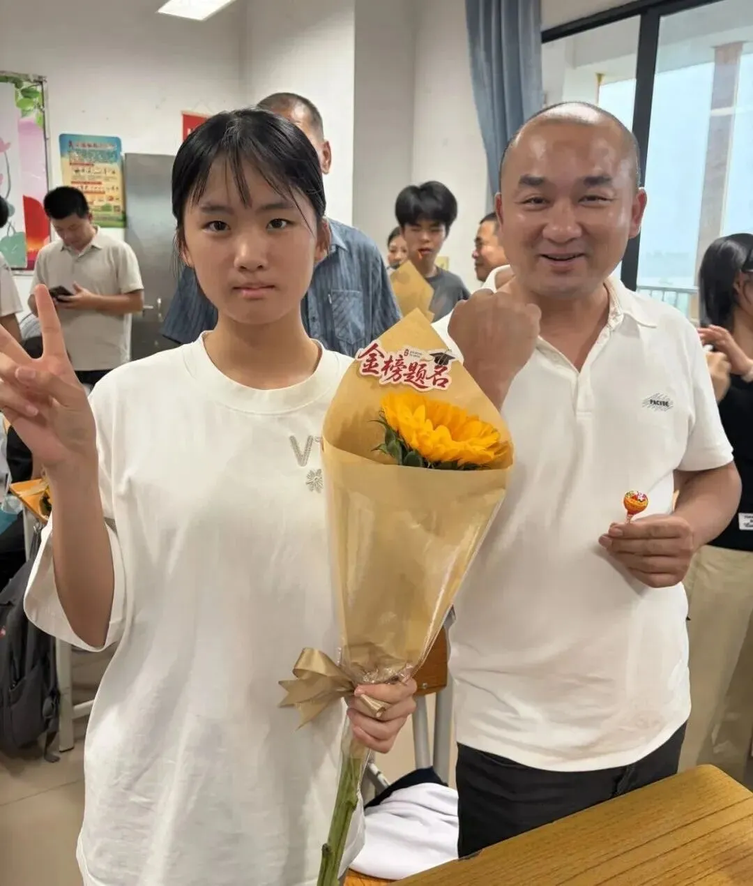 温情送福迎端午 家校同心战中考|八步第一初级中学开展“我为孩子送祝福”主题家长会-第46张图片-四季读书网