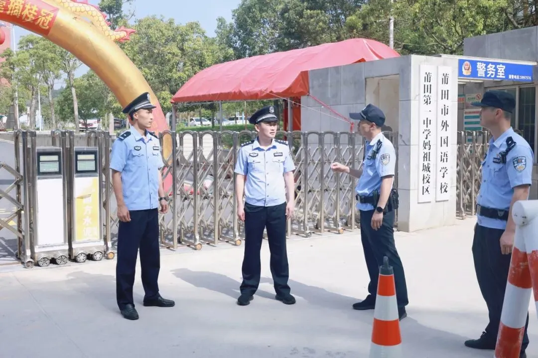 “警”随中考 圆满收官-第4张图片-四季读书网 “警”随中考 圆满收官-第4张图片-四季读书网