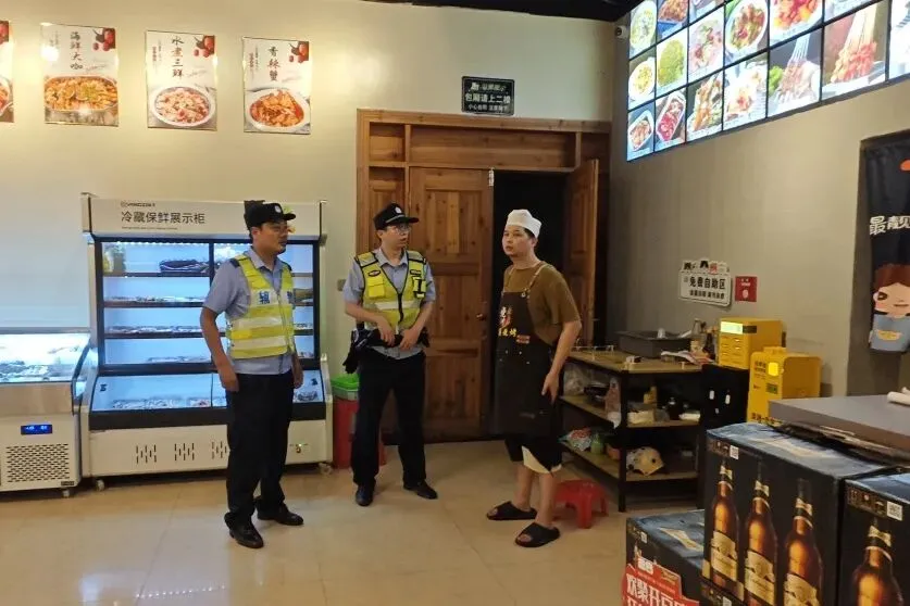 “警”随中考 圆满收官-第12张图片-四季读书网 “警”随中考 圆满收官-第12张图片-四季读书网