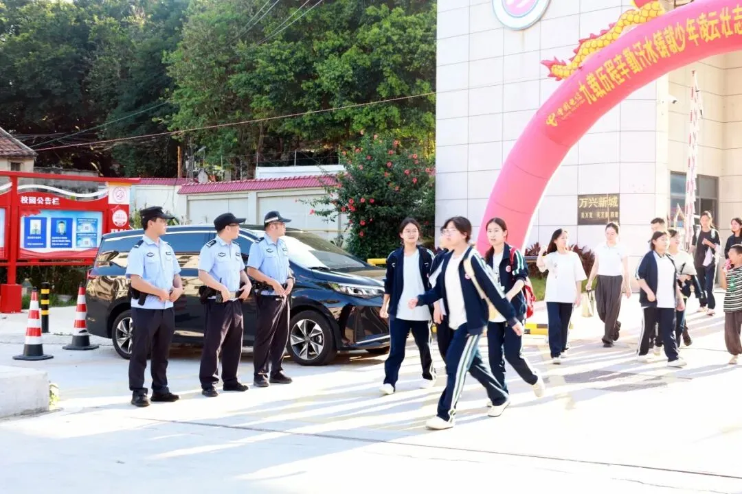 “警”随中考 圆满收官-第20张图片-四季读书网 “警”随中考 圆满收官-第20张图片-四季读书网