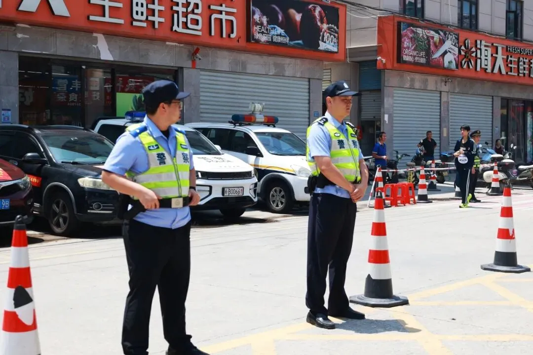 “警”随中考 圆满收官-第26张图片-四季读书网 “警”随中考 圆满收官-第26张图片-四季读书网