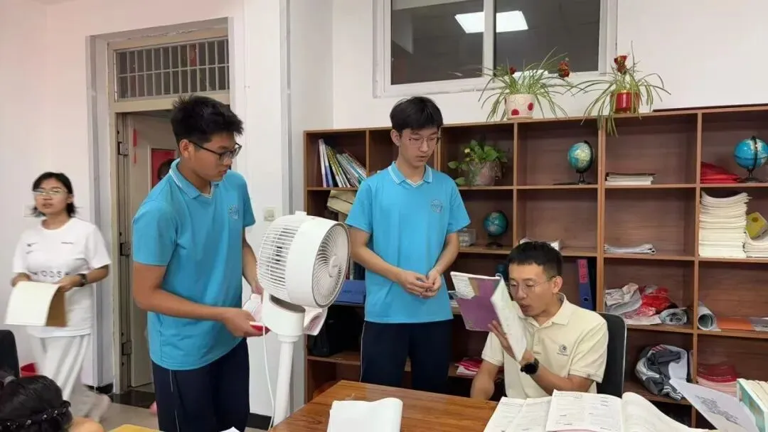 南校初中2026年中补简介——再战中考,追梦招募-第32张图片-四季读书网 南校初中2026年中补简介——再战中考,追梦招募-第32张图片-四季读书网
