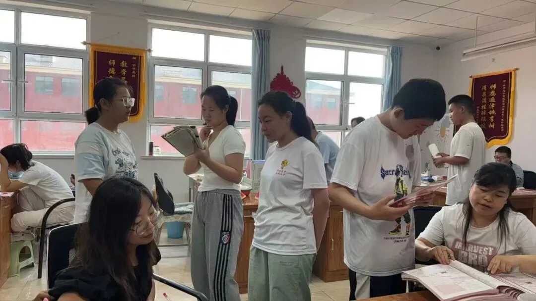 南校初中2026年中补简介——再战中考,追梦招募-第34张图片-四季读书网 南校初中2026年中补简介——再战中考,追梦招募-第34张图片-四季读书网