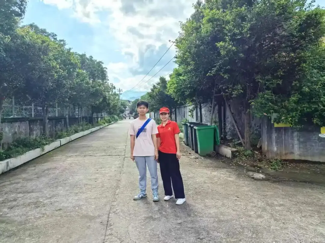 志愿红守护中考路-第6张图片-四季读书网