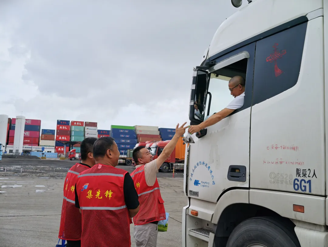 当端午遇上中考,宁波用坚守交出温暖答卷-第42张图片-四季读书网