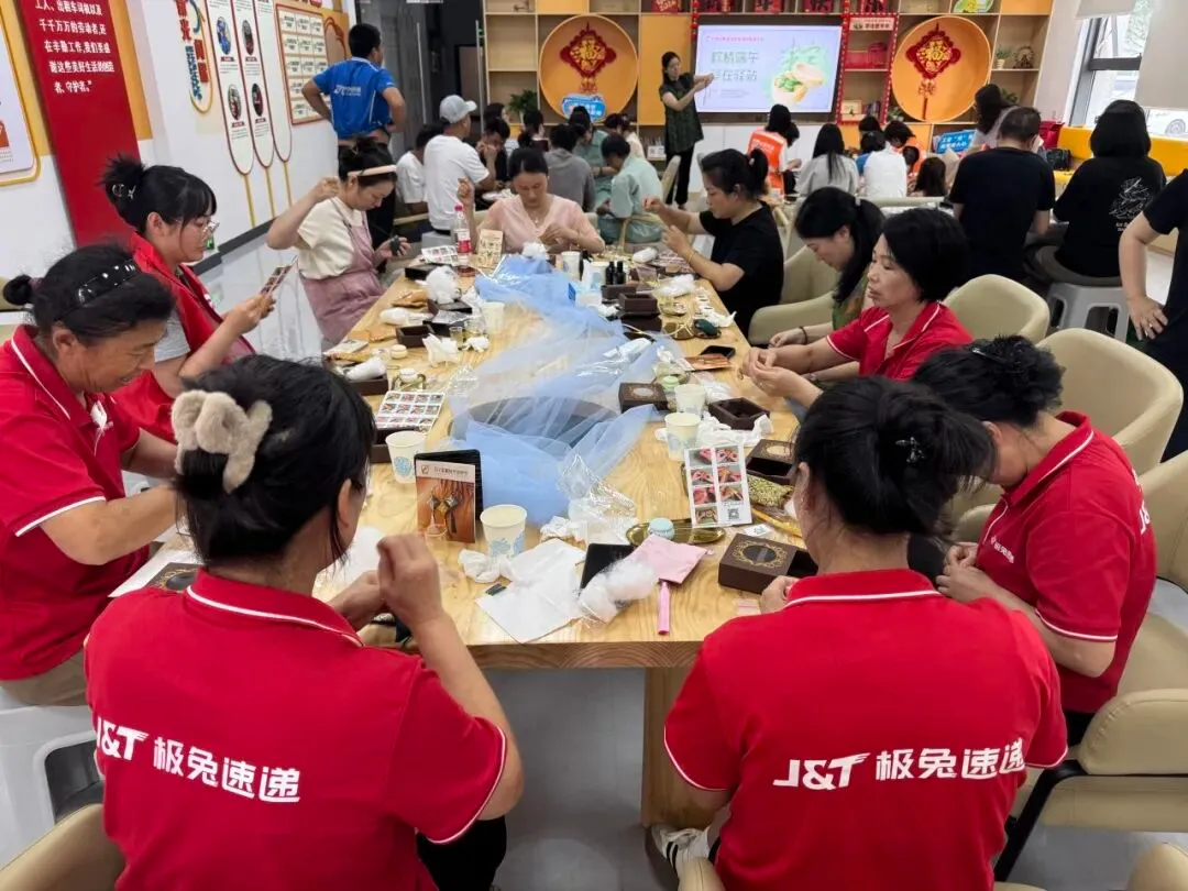 当端午遇上中考,宁波用坚守交出温暖答卷-第45张图片-四季读书网