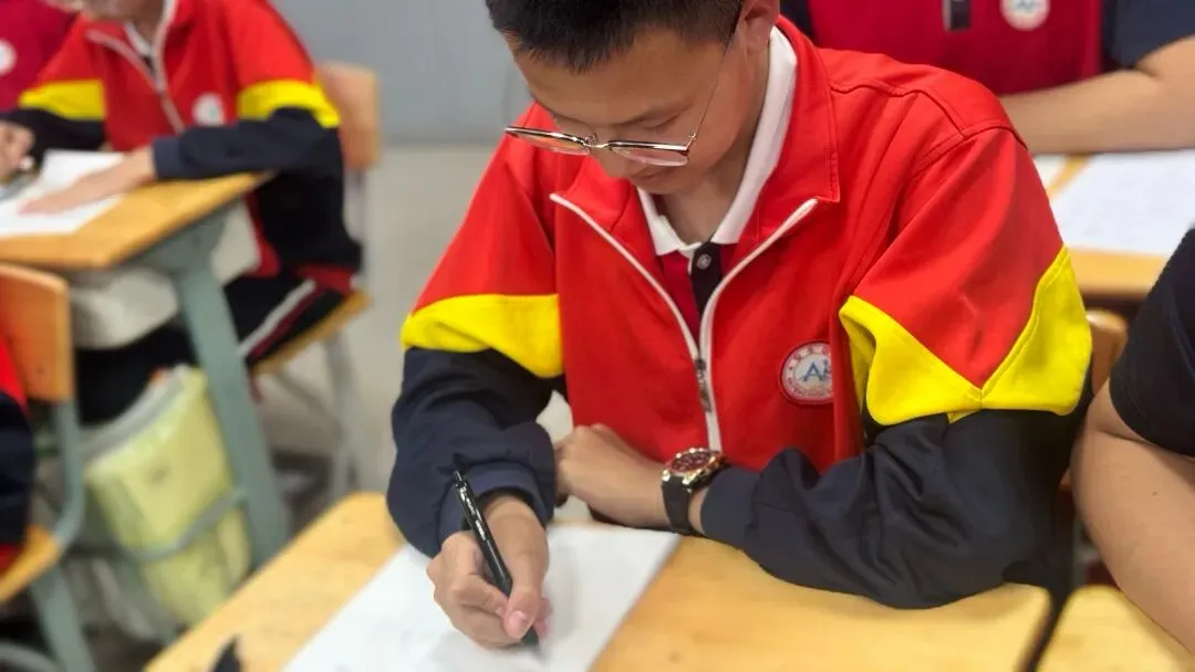 中考大捷只是序章!这组照片里藏着你最燃的青春.别停下,安丰高中等你好消息!-第23张图片-四季读书网 中考大捷只是序章!这组照片里藏着你最燃的青春.别停下,安丰高中等你好消息!-第23张图片-四季读书网