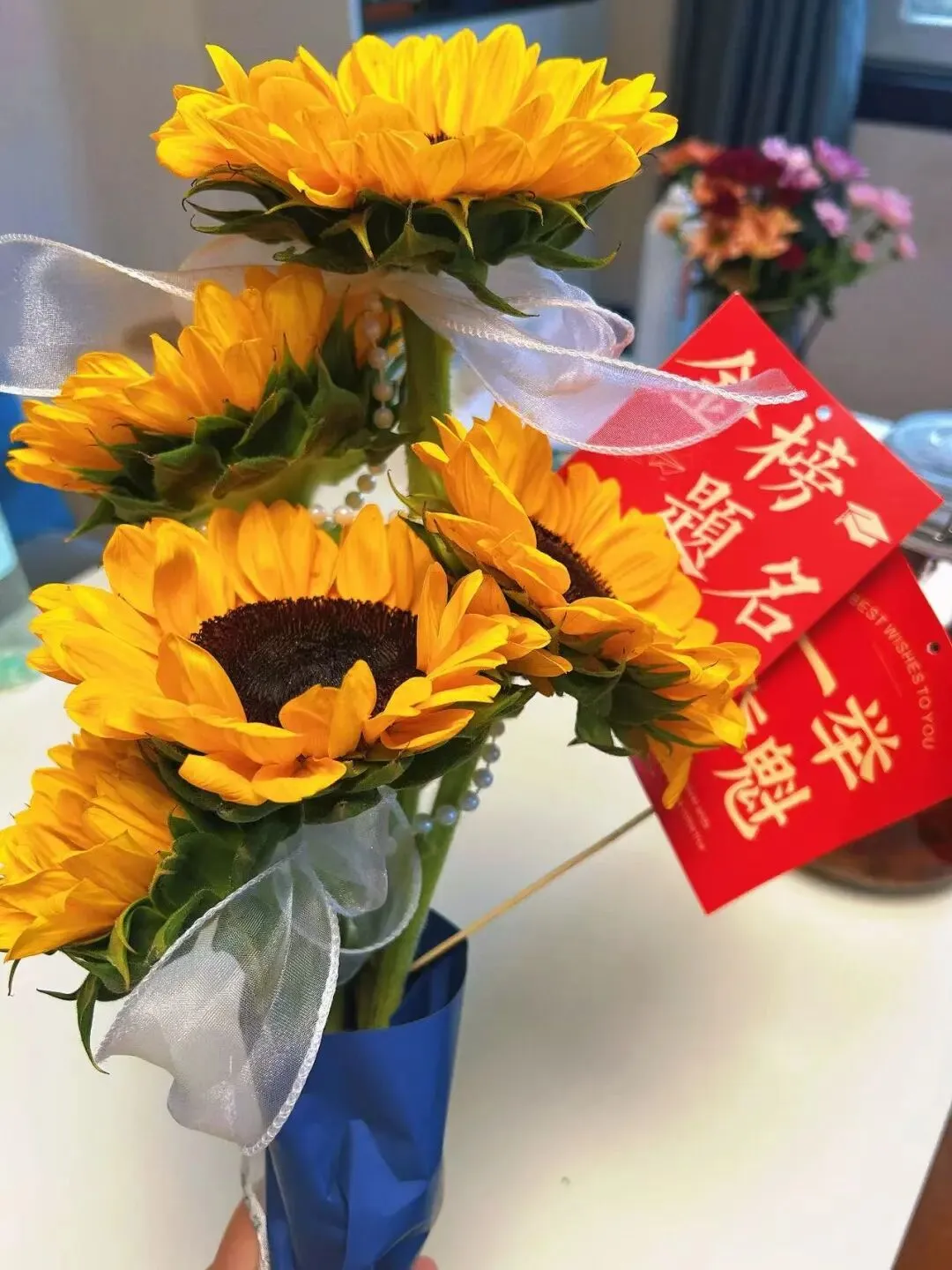 离了大谱,今天中考,我儿子竟然要求他爸穿旗袍-第4张图片-四季读书网