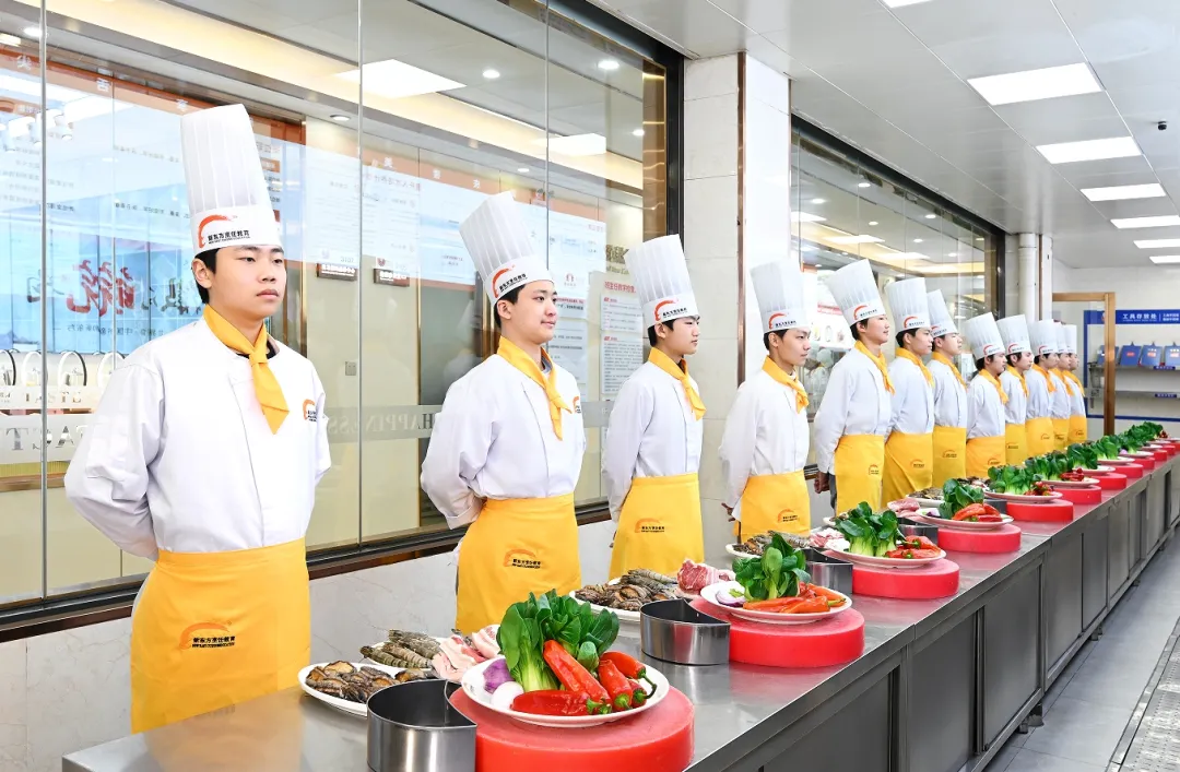 2026中考择校指南,初中毕业可以学技术吗?考不上高中可以上什么学校?-第22张图片-四季读书网