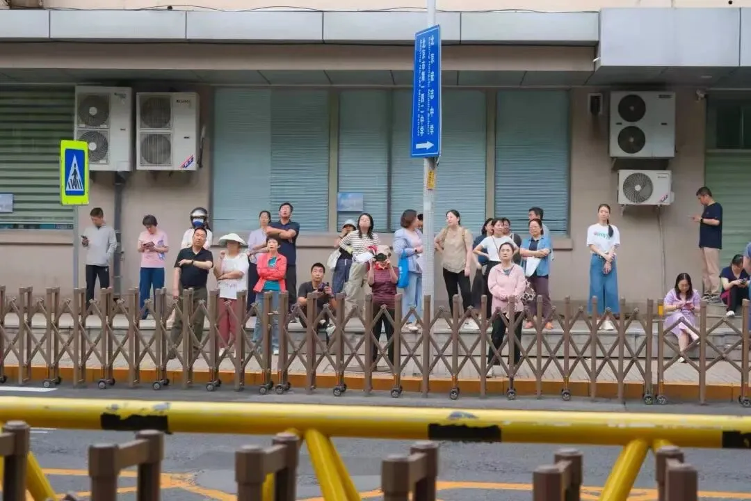 中考开考,北京警方一路护航——-第3张图片-四季读书网 中考开考,北京警方一路护航——-第3张图片-四季读书网