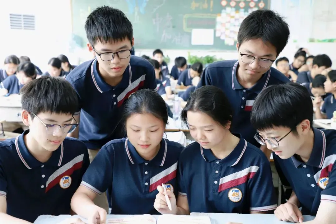 同题异答,各成气象|章华中学2026中考作文下水文选登-第1张图片-四季读书网