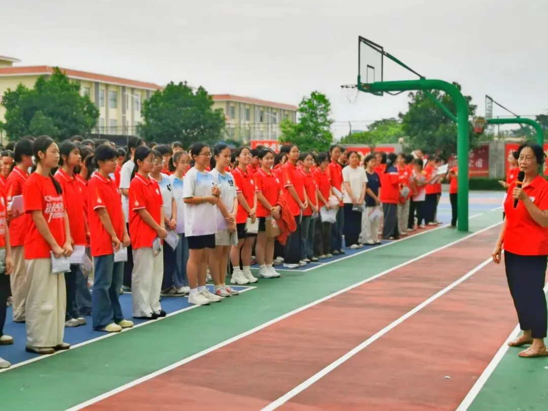 【荷城先锋 红烛育才】逐梦中考 暖心护航 | 桂平市浔郡中学2026届送考纪实-第1张图片-四季读书网 【荷城先锋 红烛育才】逐梦中考 暖心护航 | 桂平市浔郡中学2026届送考纪实-第1张图片-四季读书网