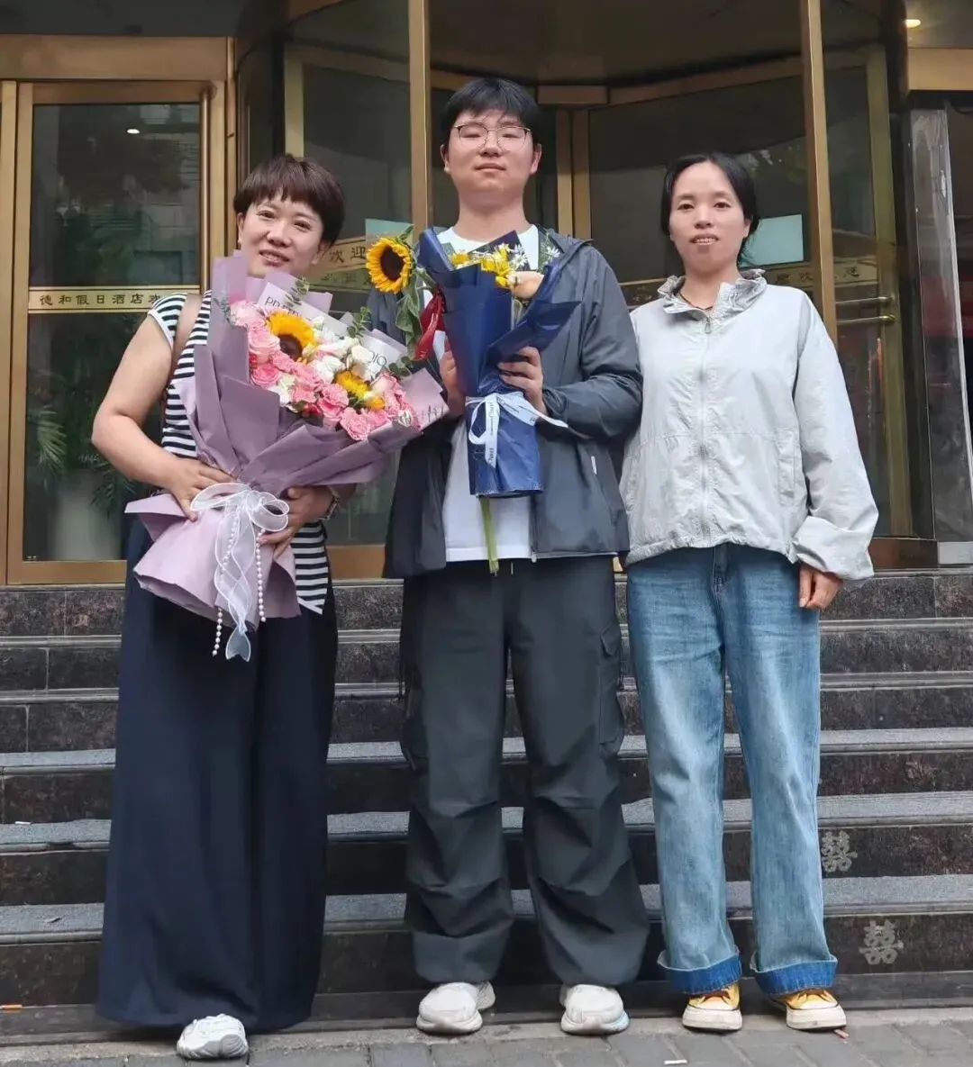张花平 || 中考落幕,我珍藏起“国服第一班主任”的横幅-第6张图片-四季读书网 张花平 || 中考落幕,我珍藏起“国服第一班主任”的横幅-第6张图片-四季读书网
