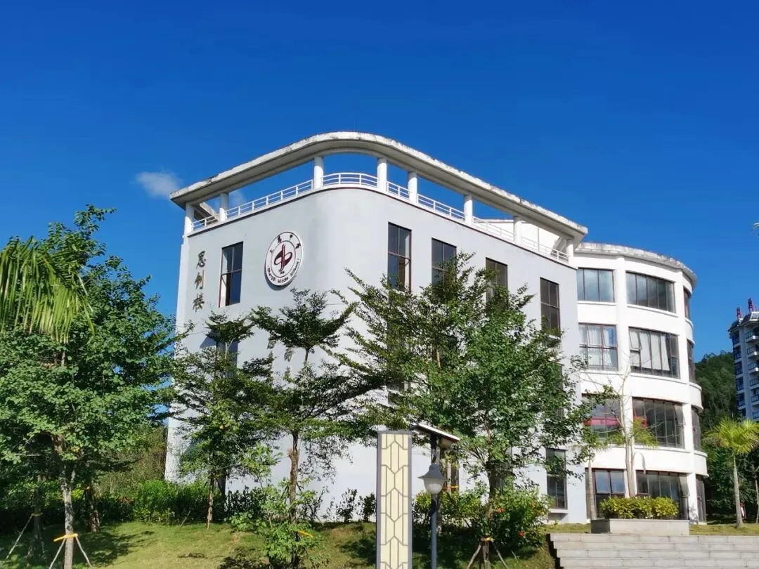 中考加油 | 我在上思中学等你-第8张图片-四季读书网