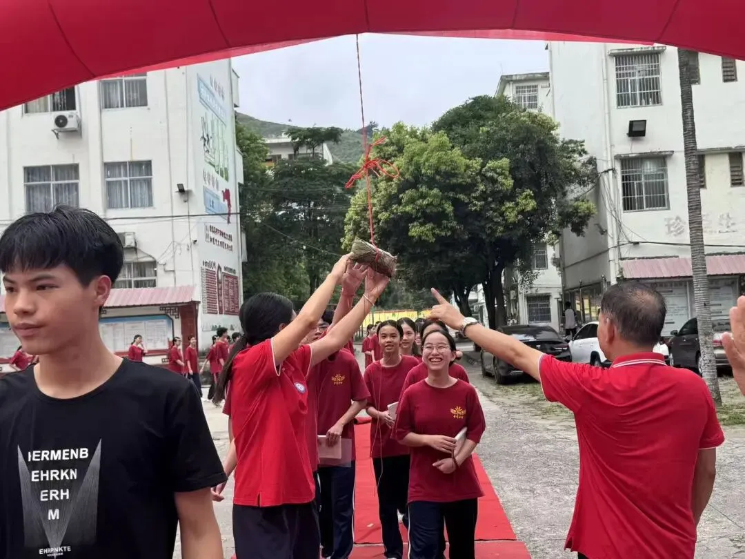 鲲鹏展翅凌万里 逐梦中考正当时——宾州三中2026年中考壮行仪式圆满举行-第41张图片-四季读书网