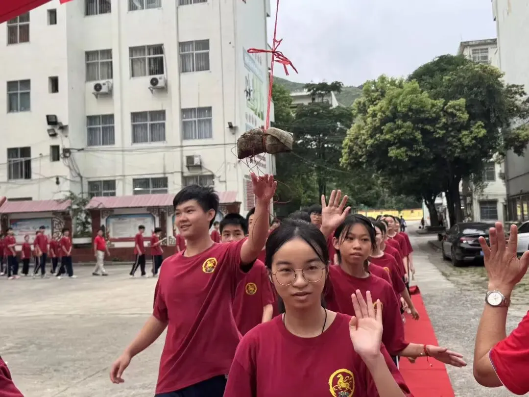 鲲鹏展翅凌万里 逐梦中考正当时——宾州三中2026年中考壮行仪式圆满举行-第43张图片-四季读书网