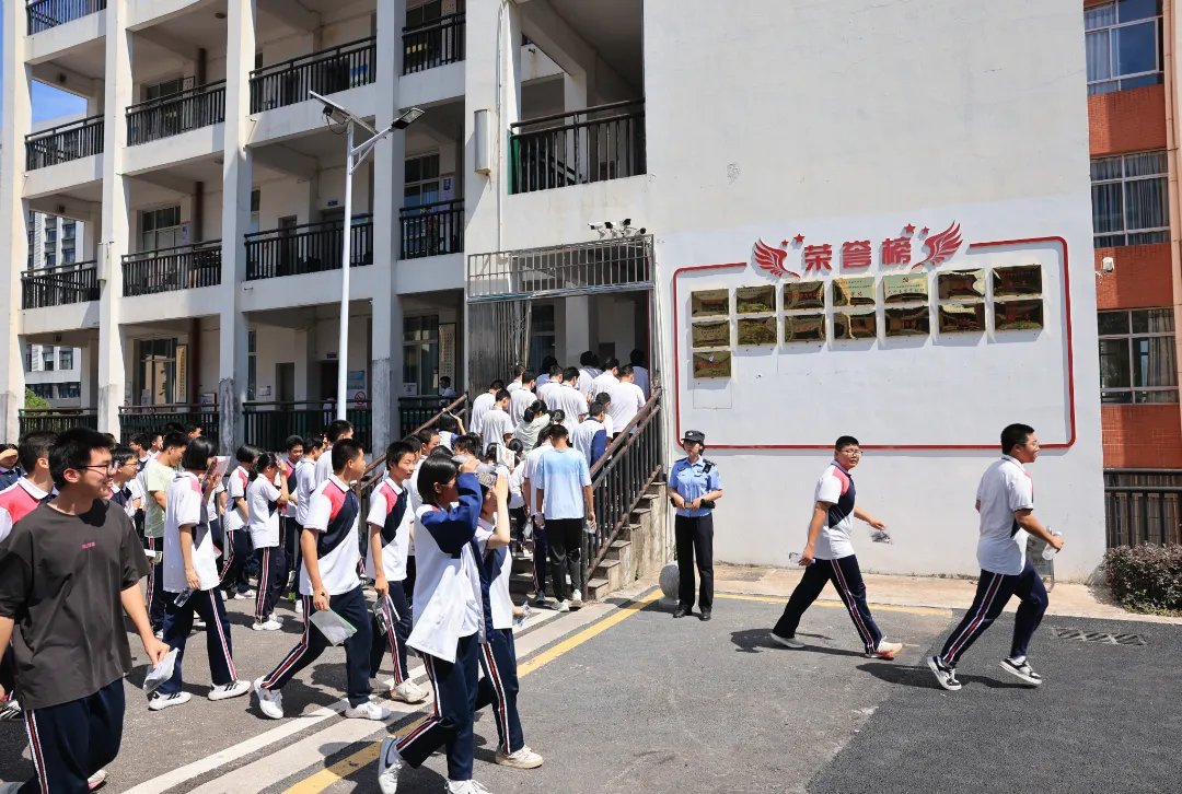 中考落幕,沙县公安交出“护考答卷”!-第15张图片-四季读书网