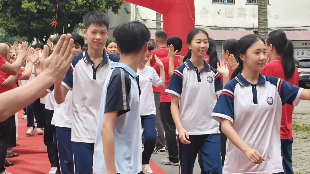 鲲鹏展翅凌万里 逐梦中考正当时——宾州三中2026年中考壮行仪式圆满举行-第50张图片-四季读书网