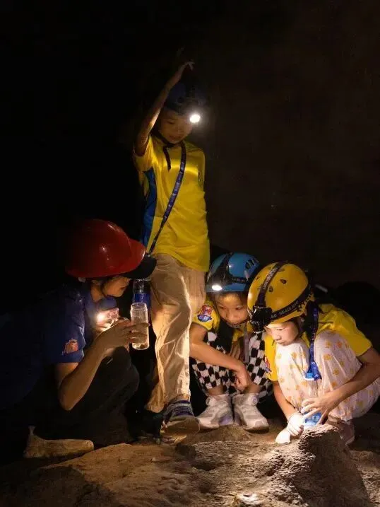 6.28-6.30中考假专场!【英西探险】3日独立营|天然岩壁攀岩,探秘峰林溶洞,森林夜观,溯源茶文化......给孩子一个野趣十足的成长挑战!-第33张图片-四季读书网