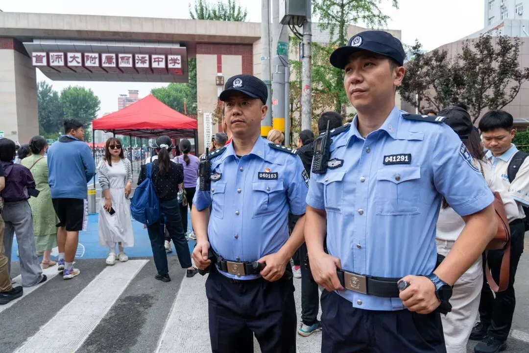 逐梦中考 藏蓝护航-第3张图片-四季读书网