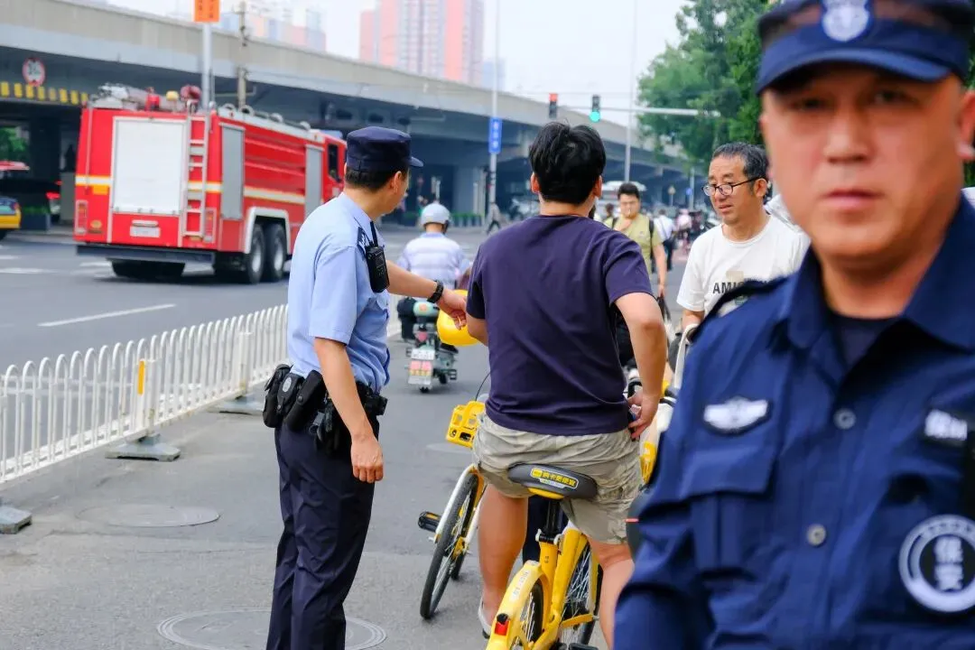 逐梦中考 藏蓝护航-第13张图片-四季读书网