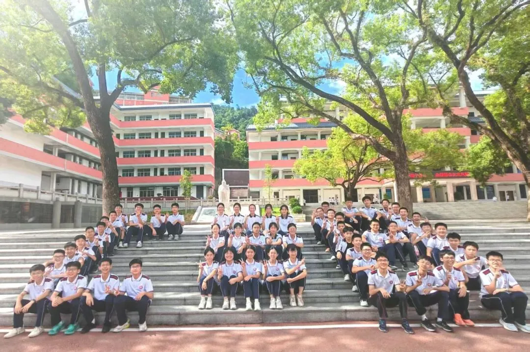 2026年福建省中考作文范文及亮点-第1张图片-四季读书网 2026年福建省中考作文范文及亮点-第1张图片-四季读书网