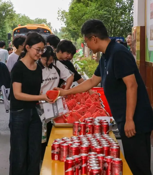 中考落幕,美好收官|清甜赴夏,为爱加冕!固始县文星学校暖心送别九年级学子-第22张图片-四季读书网 中考落幕,美好收官|清甜赴夏,为爱加冕!固始县文星学校暖心送别九年级学子-第22张图片-四季读书网